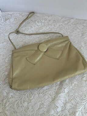 Vintage Cream Faux Leather Bow Accent Crossbody Purse Shoulder Bag  Description